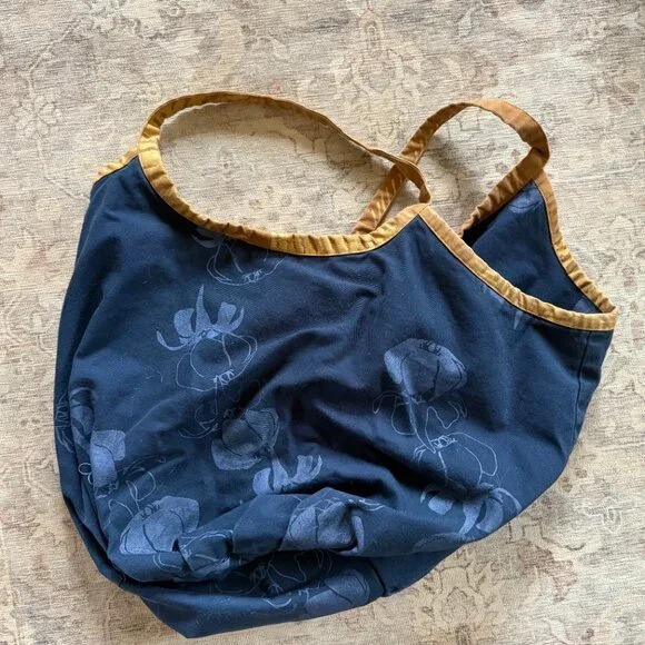 Kealopiko 'Eke Nui Tote Bag - Picture 4 of 6